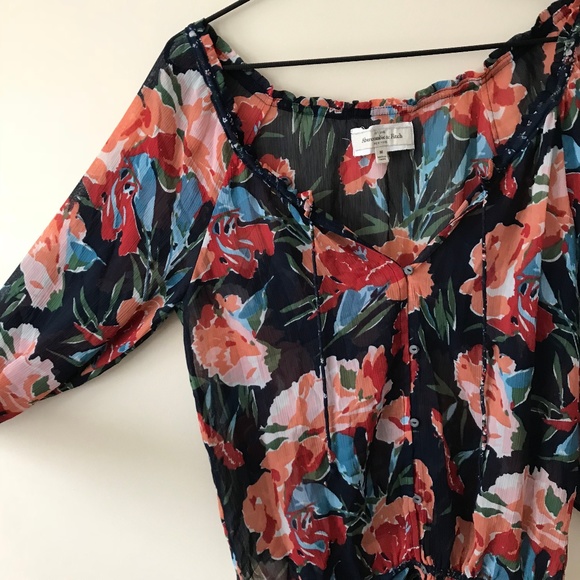 Abercrombie & Fitch floral blouse - Picture 5 of 6